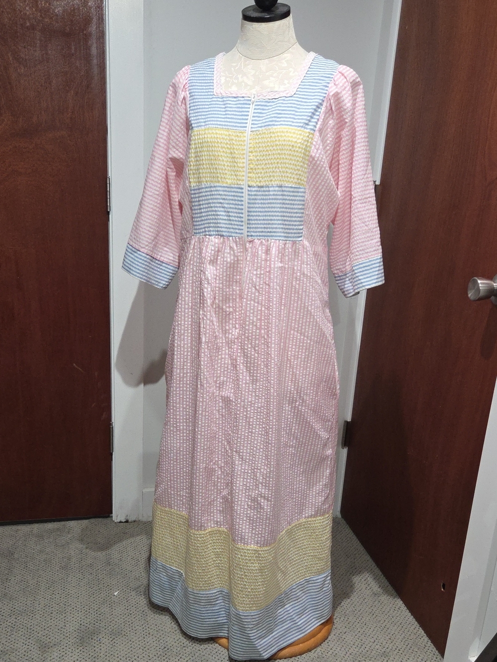 Seersucker Multi Color Dressing Gown, Size M-L